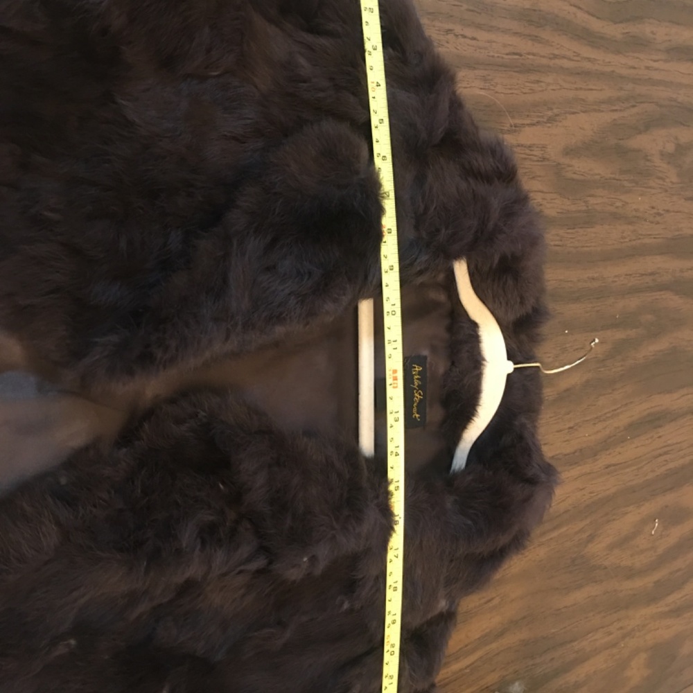 Cropped Rabbit Jacket - Picture 5 of 6